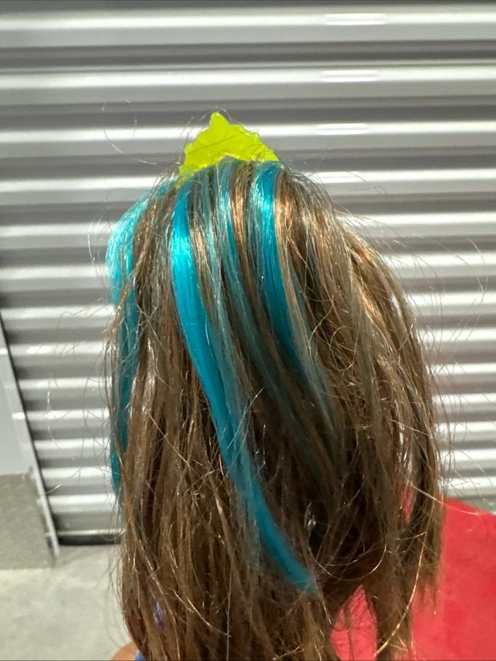 2019 Barbie Dreamtopia, princess doll Theresa, brunette with blue hair streak